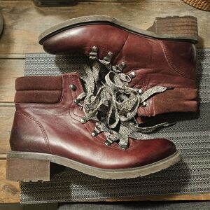 SAM EDELMAN COMBAT BOOTS.RICH BURGUNDY LEATHER.LIKE NEW!1.5"HEEL.LUG SOLES.